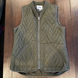 Old navy puffer vest